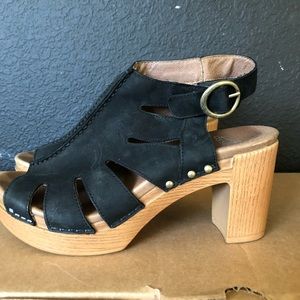 Dansko flat heeled shoe